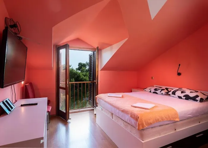 Bright And Light Apartament