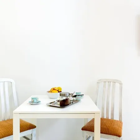 Bright And Light Apartment *