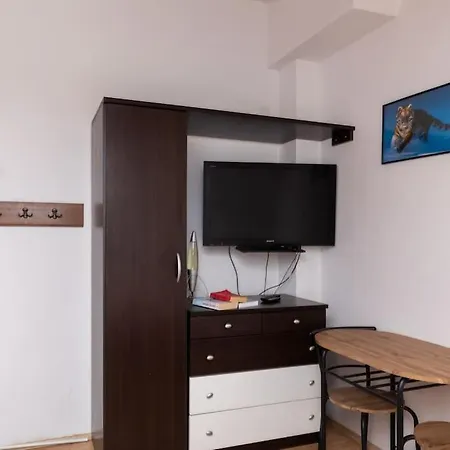 Bright And Light Apartment *