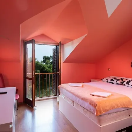 Bright And Light Apartment