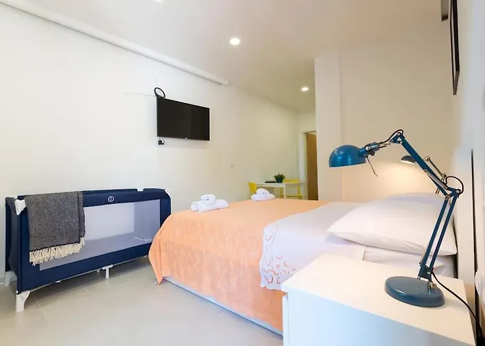 Bright And Light * דוברובניק